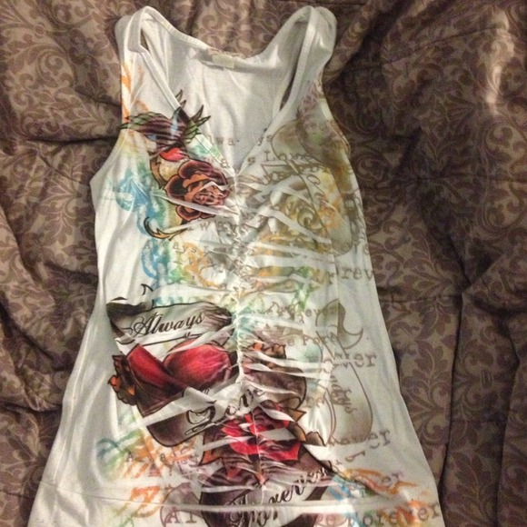 V-neck tank top
