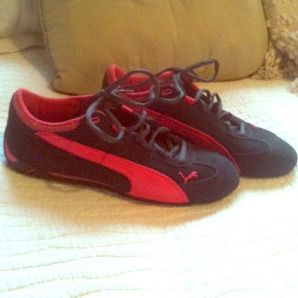 SOLD:::Black and Pink Pumas