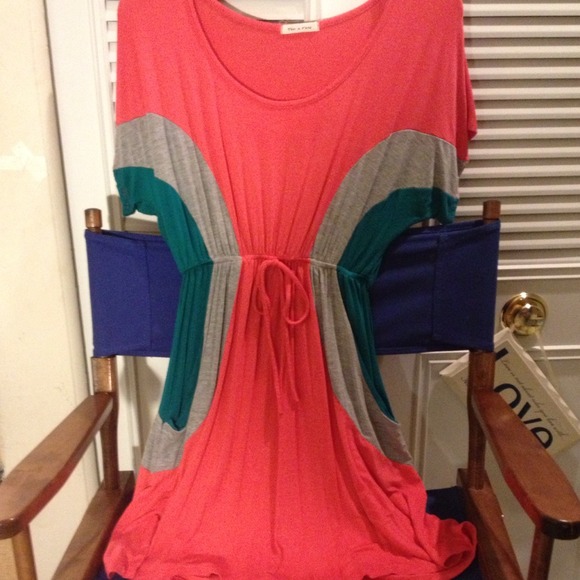 Cute dress coral, gray& dark green with pockets.