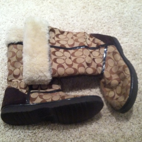 Coach boots size 8 🚫no trades🚫