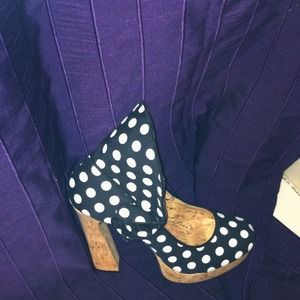 Black Heels with Polka dots with a Rose👠👛💄