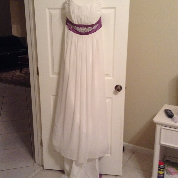 Sold......Wedding dress - Picture 3 of 4