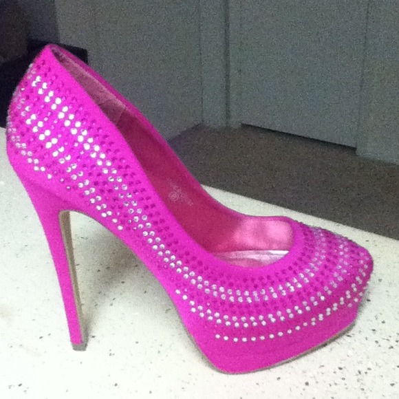 Cute pink heels - Picture 2 of 2