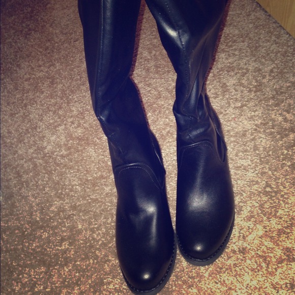 Sold!!Forever 21 black boots NEW!!