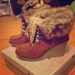 Natural breeze chestnut fur cuffed bootie