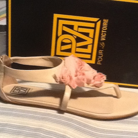 Pour La Victoire sandal