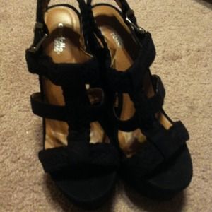 Black velvet wedges