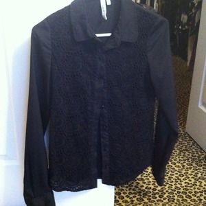 Robbi & Nikki top- size small