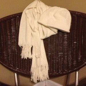 Cream scarf and hat set