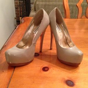 Steve Madden pumps