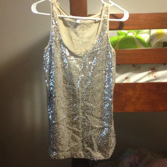 Glittery top like new fits great