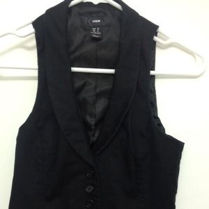 Black H&M vest