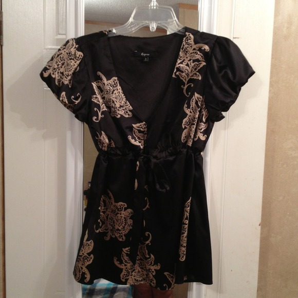 **SOLD**Express shirt size small