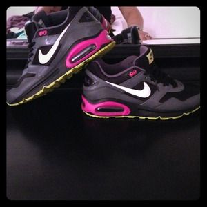 Nike air maxs