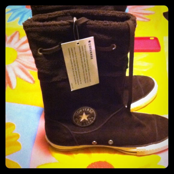 Brand new authentic converse boots!
