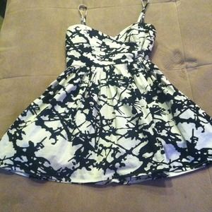 🔴BUNDLE🔴 Short party black and white dress