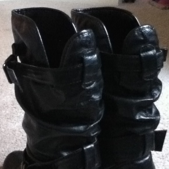 Heels - Picture 2 of 4