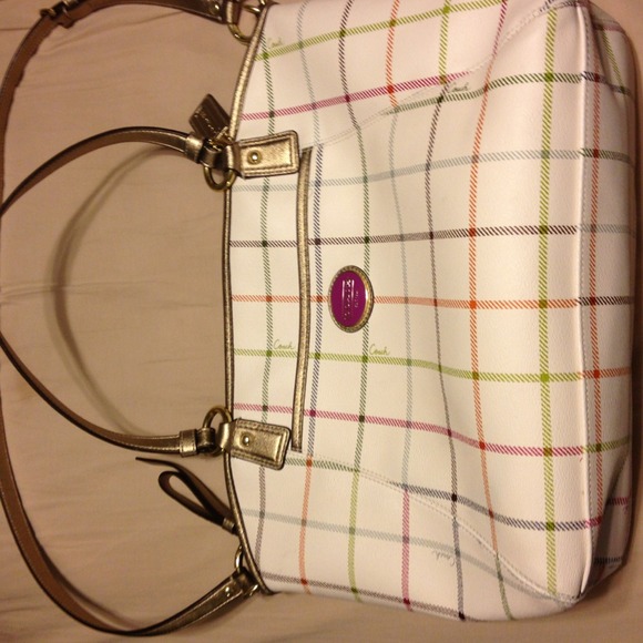 Authentic Coach leather purse brand new!