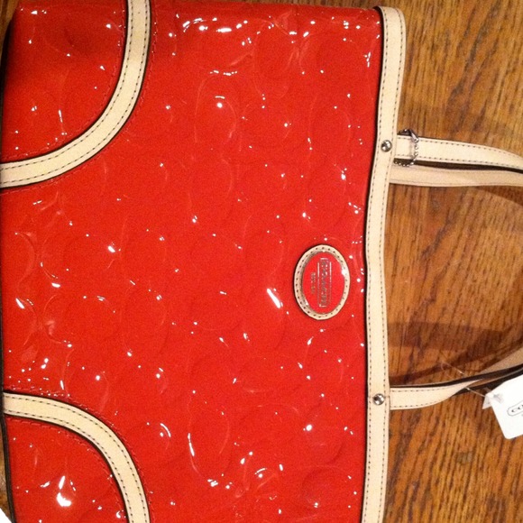 NWT COACH Small Tote Peton Patent Leather tote.