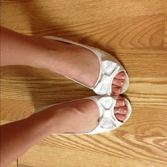 Lacy open toe flats with bow