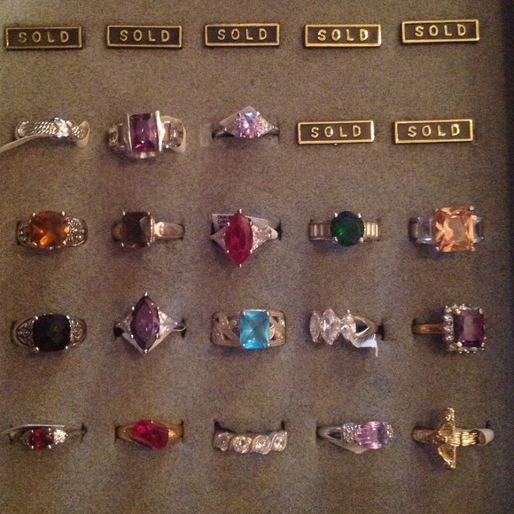 💕✨💎Variety Size 8 Rings💎✨💕 - Picture 2 of 2