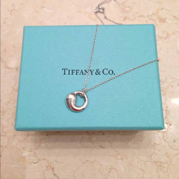 ❌SOLD - Authentic Tiffany Eternal Circle Necklace