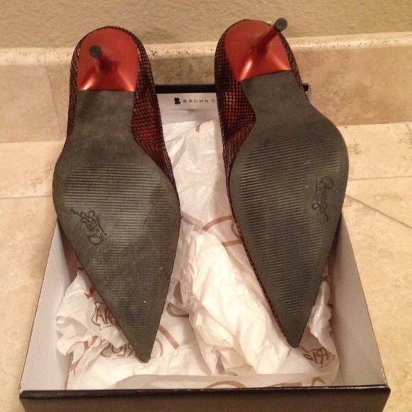 Carlos Santana "Exude" Pump - Picture 3 of 7