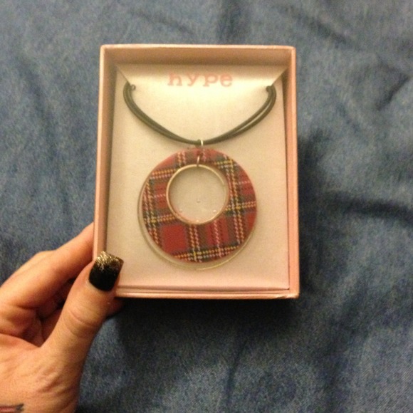 Hype plaid detail statement necklace