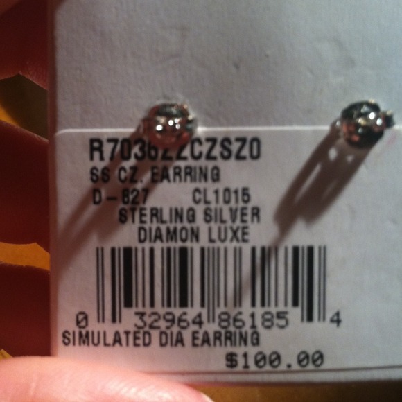 Simulated diamond earrings - Picture 2 of 2