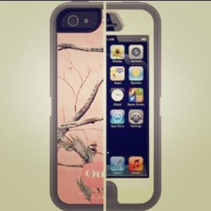Pink camo otter box iPhone 5
