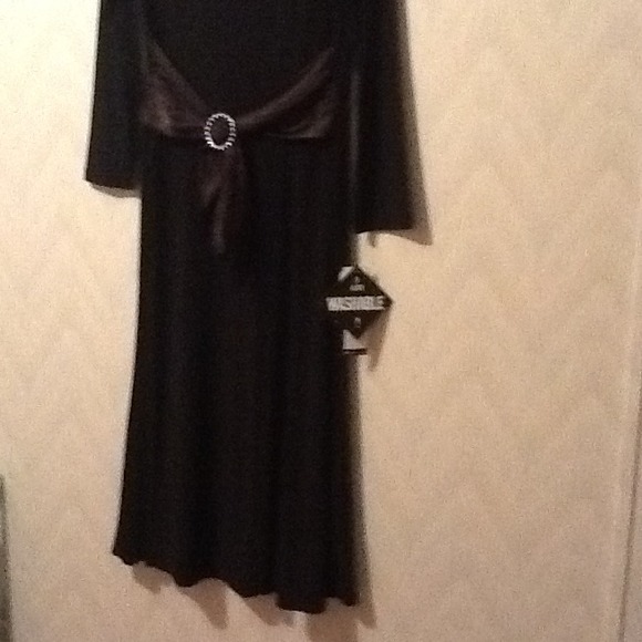 Dress - Picture 3 of 4