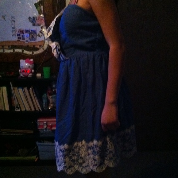 Dress - Picture 2 of 3