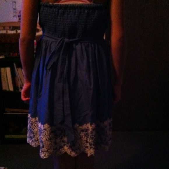 Dress - Picture 3 of 3