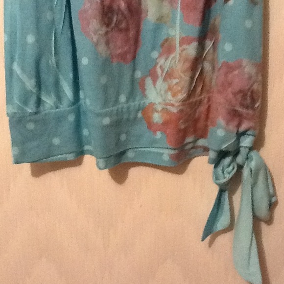 Top - Picture 2 of 2