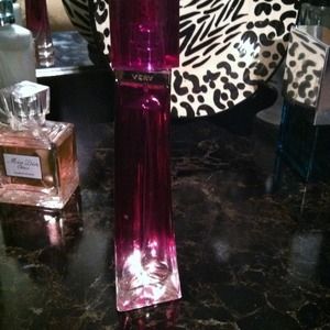 Very irresistible perfume