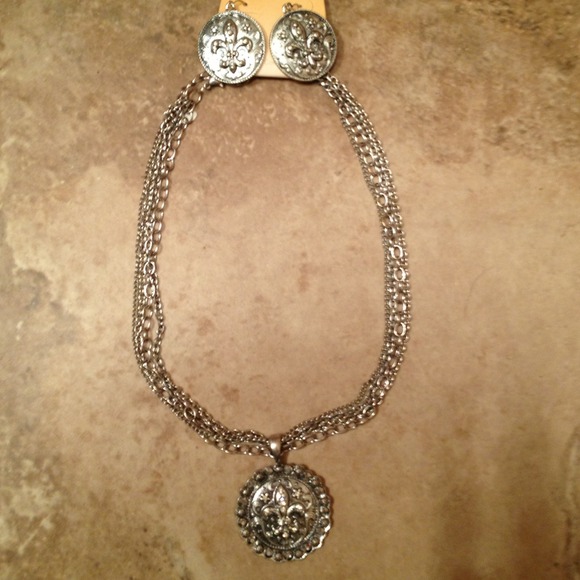 :::: Bundle:::: Fashion necklace