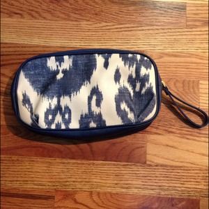 REDUCED! Estée Lauder make-up bag