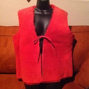 Leather (suede) vest lined in fur