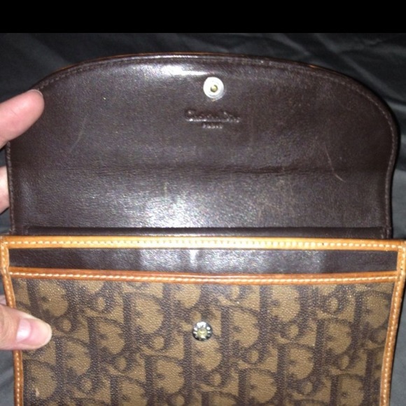 Christian Dior wallet 🌟PRICE REDUCED🌟 - Picture 2 of 4