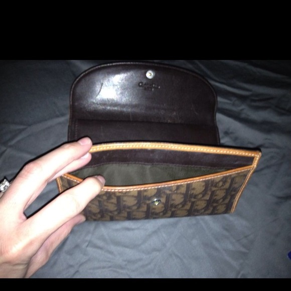 Christian Dior wallet 🌟PRICE REDUCED🌟 - Picture 3 of 4