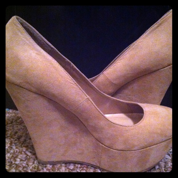 Pink wedges!