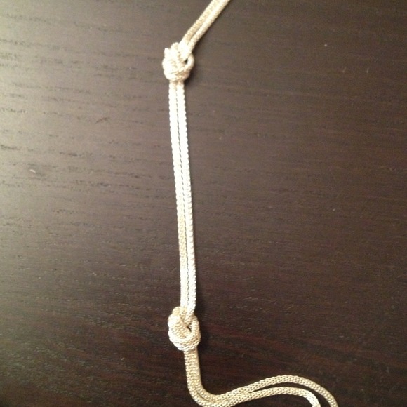 !!!SOLD!!! Silver knot necklace - Picture 2 of 3