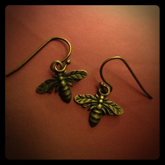 🐝 Antique bronze bee earrings 🐝