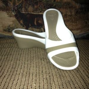 Croc wedges