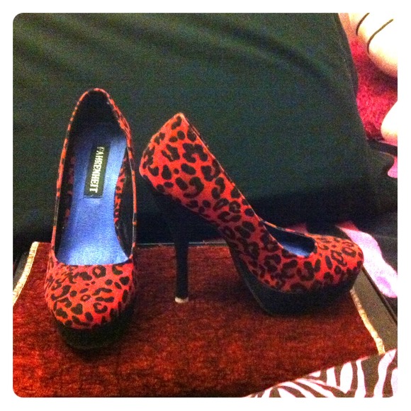 Fahrenheit Kai-05 Red Leopard Pumps