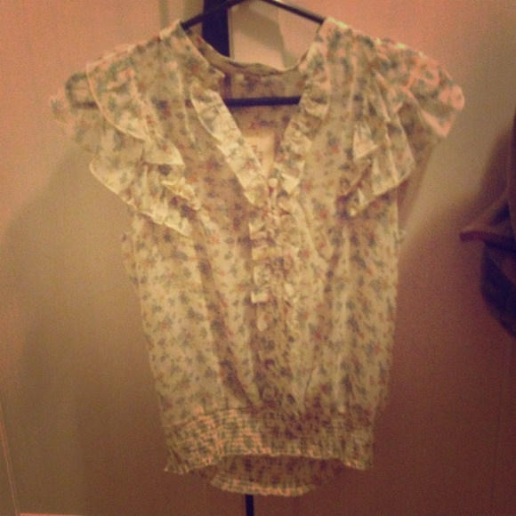 ❌RESERVED❌NWT! Adorable F21 floral blouse.