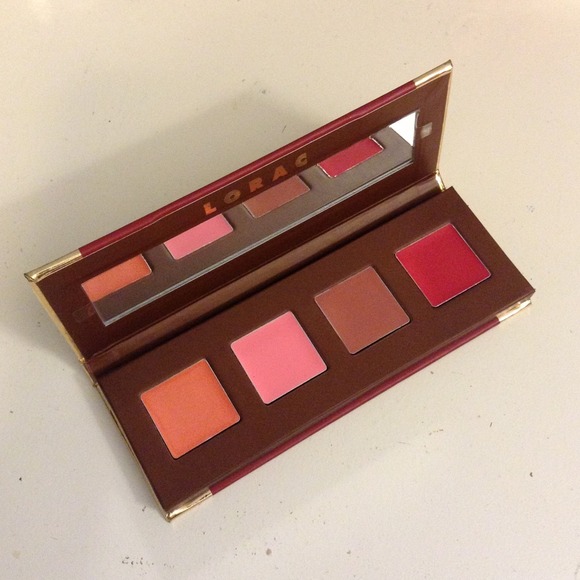 **SOLD**Lorac lip palette Indulge In Berry Kisses - Picture 2 of 3