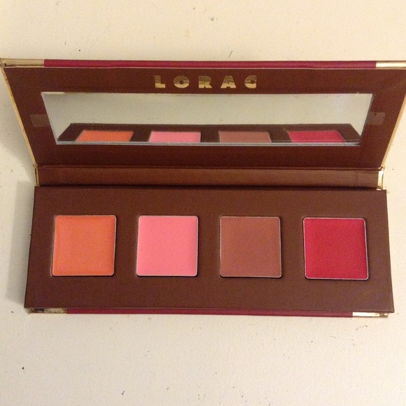 **SOLD**Lorac lip palette Indulge In Berry Kisses - Picture 3 of 3