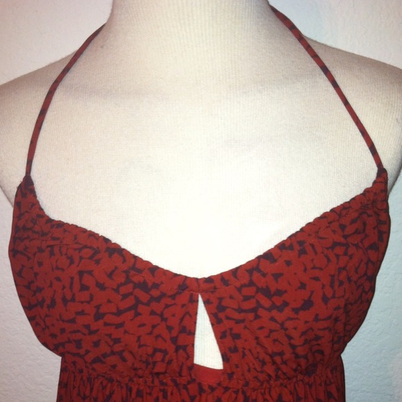 Beautiful red halter Sz S keyhole top shirt - Picture 2 of 4