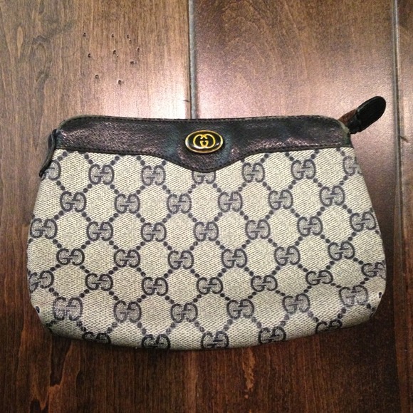 Vintage Gucci clutch - Picture 1 of 4